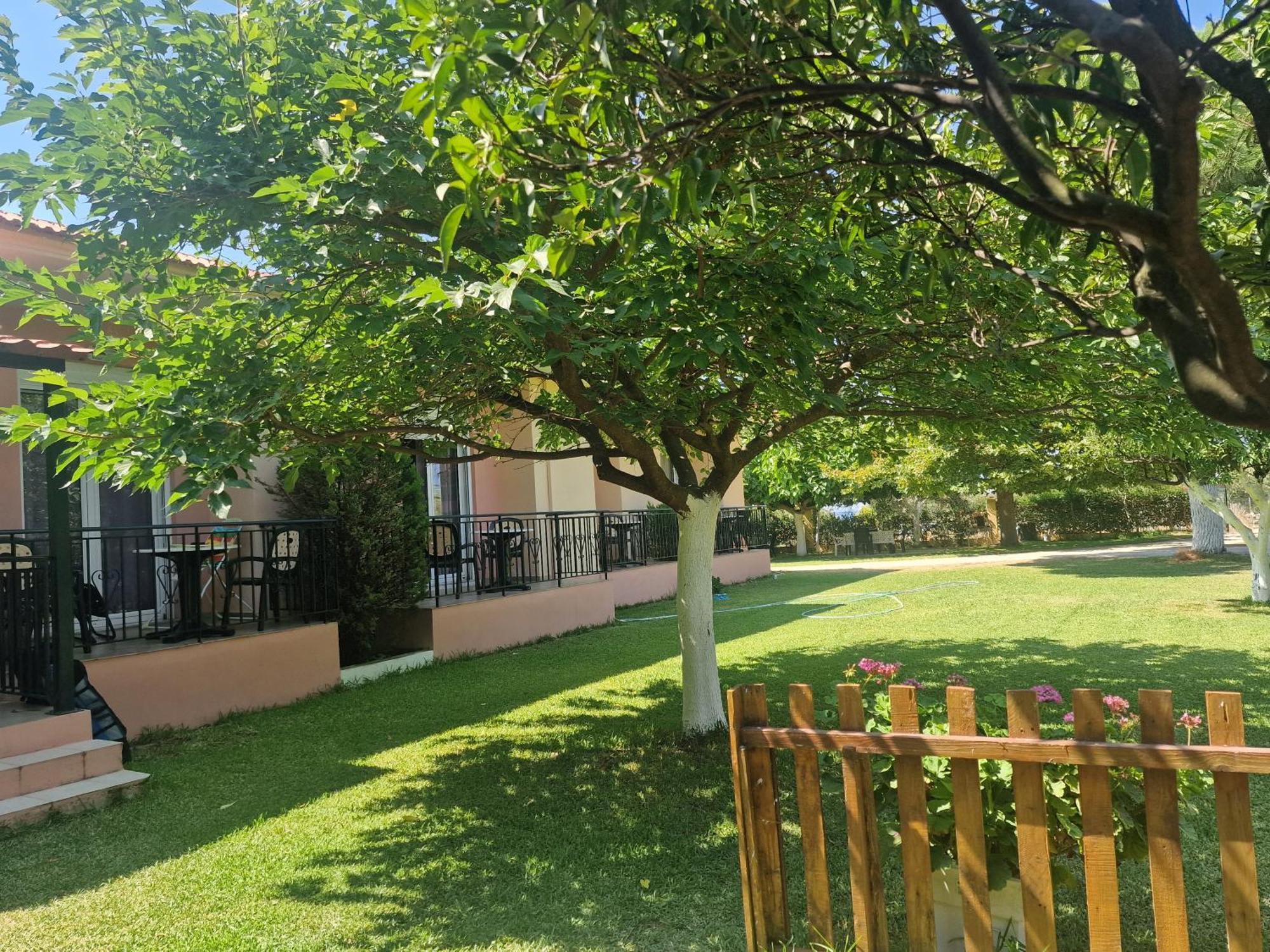 Lemi Apartments Ríza Extérieur photo