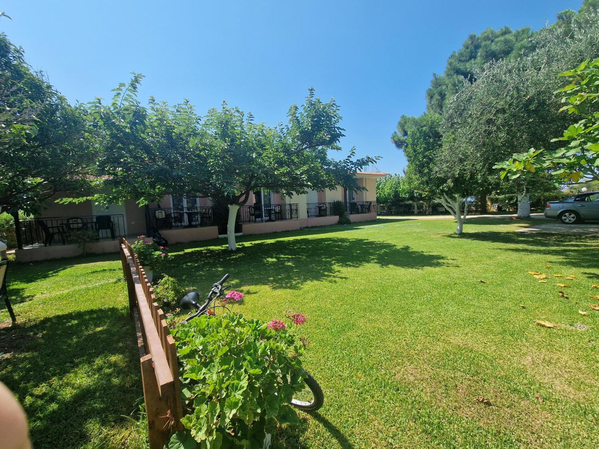 Lemi Apartments Ríza Extérieur photo